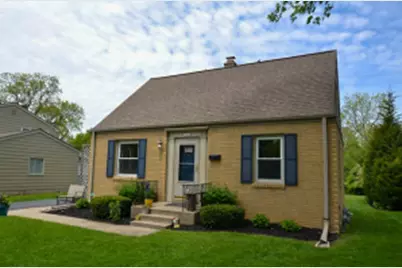 10432 W Manor Park Dr, West Allis, WI 53227 - Photo 1