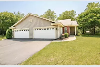 321  Nicole Ct, Pewaukee, WI 53072 - Photo 1