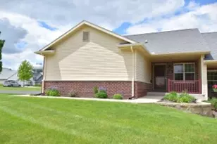 764 Stonecrop Dr, Hartford, WI 53027 - Photo 1