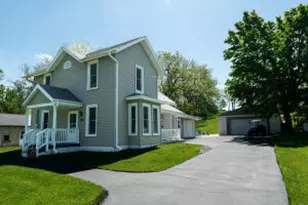 430 Prospect Ave, Pewaukee, WI 53072 - Photo 1