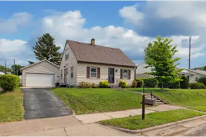 2933  Leonard St, La Crosse, WI 54601 - Photo 1