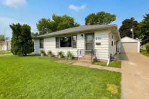 2126 Sunrise Dr, La Crosse, WI 54601 - Photo 1