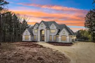 10031 N Range Line Rd, Mequon, WI 53092 - Photo 1