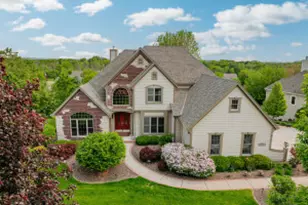 W226N3550 Wethersfield Rd, Pewaukee, WI 53072 - Photo 1