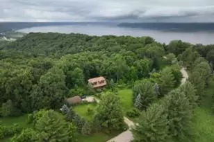 14918 Eagle Ridge Rd, Ferryville, WI 54628 - Photo 1