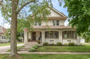 210 Park Ave, Mukwonago, WI 53149 - Photo 1