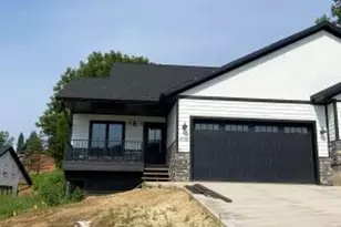 4051 Brooke Elizabeth Dr, Onalaska, WI 54650 - Photo 1