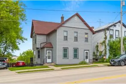 524 N 10th St, Manitowoc, WI 54220 - Photo 1