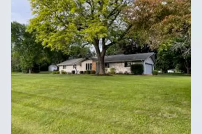 N54W33114  Linden Cir, Merton, WI 53058 - Photo 1