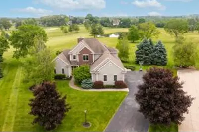 W236N8438  Clubhouse Cir, Lisbon, WI 53089 - Photo 1