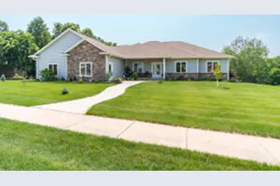 606  Deerwood St, Holmen, WI 54636 - Photo 1