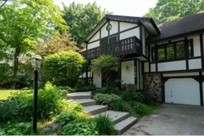 2542 W Wending Dr, Glendale, WI 53209 - Photo 1