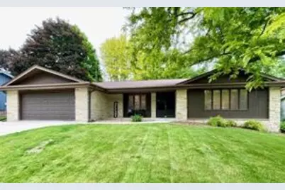 162  Laurel Dr, West Bend, WI 53095 - Photo 1