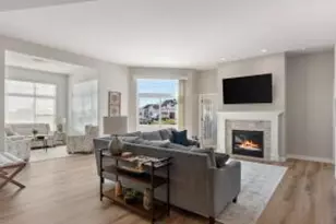 913 Mary Grace Ct, Grafton, WI 53024 - Photo 1