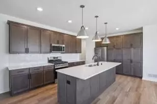 506 Hickory Hollow Rd, Racine, WI 53185 - Photo 1