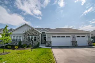 7837 W Stone Rdg Dr, Lannon, WI 53046 - Photo 1