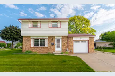 2032 W Barnard Ave, Milwaukee, WI 53221 - Photo 1