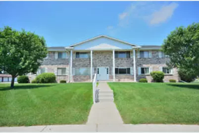 10464 W Whitnall Edge Dr, Franklin, WI 53132 - Photo 1