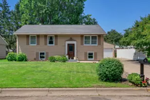 3202 34th St, La Crosse, WI 54601 - Photo 1