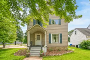 266 E 10th St, Fond du Lac, WI 54935 - Photo 1