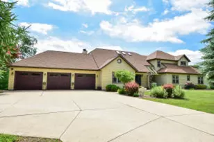 2426 Deerfield Ct, Cedarburg, WI 53080 - Photo 1