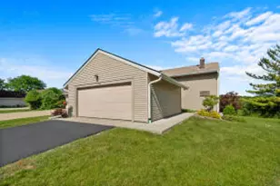 618 Westridge Dr, West Bend, WI 53095 - Photo 1