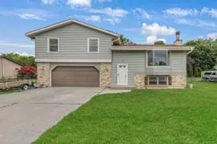 214 E Monroe Ave, Hartford, WI 53027 - Photo 1