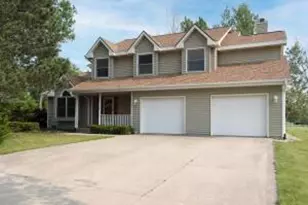 13645 W Sunbury Rd, New Berlin, WI 53151 - Photo 1