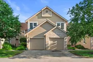 2975 River Birch Dr, Brookfield, WI 53045 - Photo 1