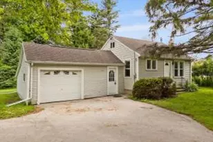 4924 Lakeshore Rd, Sheboygan, WI 53083 - Photo 1