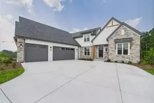 W214N6683 Fairview Dr, Menomonee Falls, WI 53051 - Photo 1