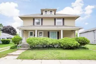 715 N 6th St, Manitowoc, WI 54220 - Photo 1