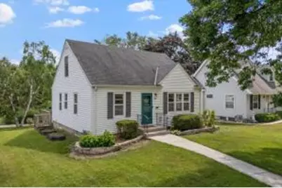 819 W Melin St, Port Washington, WI 53074 - Photo 1