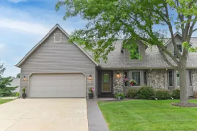 W203N16149  Pin Oak Cir, Jackson, WI 53037 - Photo 1