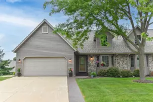 W203N16149 Pin Oak Cir, Jackson, WI 53037 - Photo 1