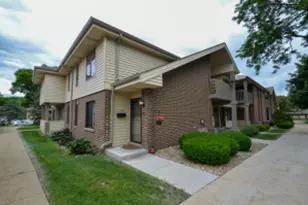 1647 S Carriage Ln, New Berlin, WI 53151 - Photo 1