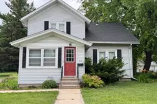 410 W Court St, Elkhorn, WI 53121 - Photo 1