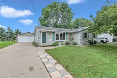 945  Marquette St, Menasha, WI 54952 - Photo 1