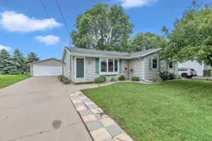 945 Marquette St, Menasha, WI 54952 - Photo 1