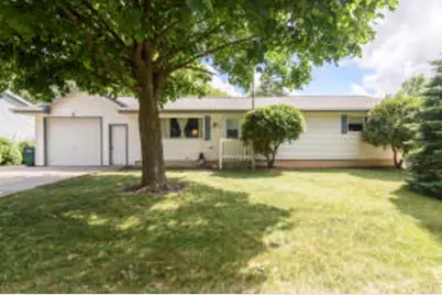 443  Raintree Dr, Fort Atkinson, WI 53538 - Photo 1