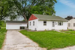 4405 S Pennsylvania Ave, Saint Francis, WI 53235 - Photo 1