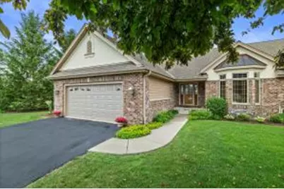 314  Eagles Cove Cir, North Prairie, WI 53153 - Photo 1