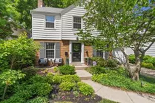 438 Shoreland Dr, Racine, WI 53402 - Photo 1