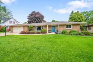 212 Parkway Dr, South Milwaukee, WI 53172 - Photo 1