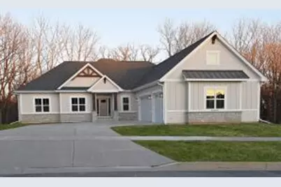 W252N5592  Crescent Hill Dr, Sussex, WI 53089 - Photo 1