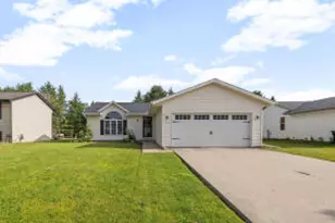 533 Broadmoore Dr, Hartford, WI 53027 - Photo 1