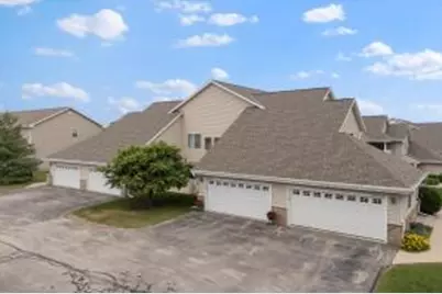 W197N17028  Stonewall Dr, Jackson, WI 53037 - Photo 1