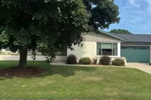 1221 Christopher Ct, Oconomowoc, WI 53066 - Photo 1