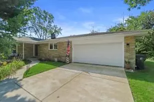 4701 W Knollwood Dr, Racine, WI 53403 - Photo 1