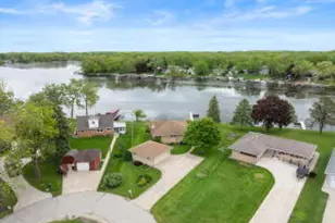 5743 Island View Ct, Racine, WI 53185 - Photo 1